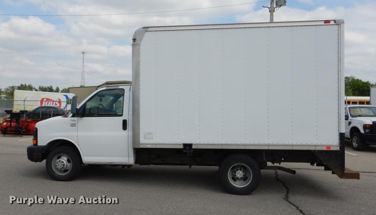 image for item DE1703 2008 Chevrolet Express 3500 Cargo box truck