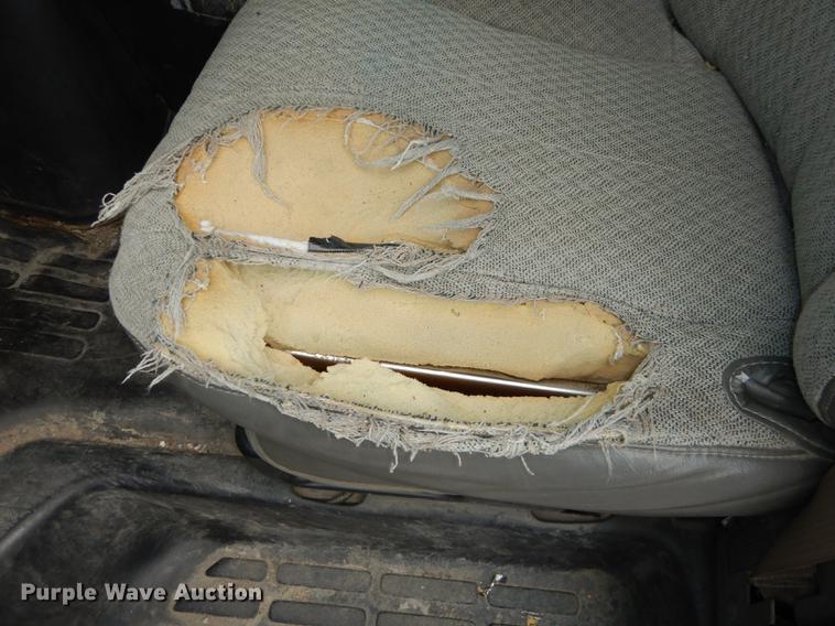 image for item DE1703 2008 Chevrolet Express 3500 Cargo box truck