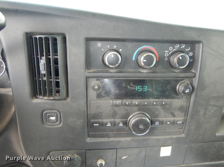 image for item DE1703 2008 Chevrolet Express 3500 Cargo box truck