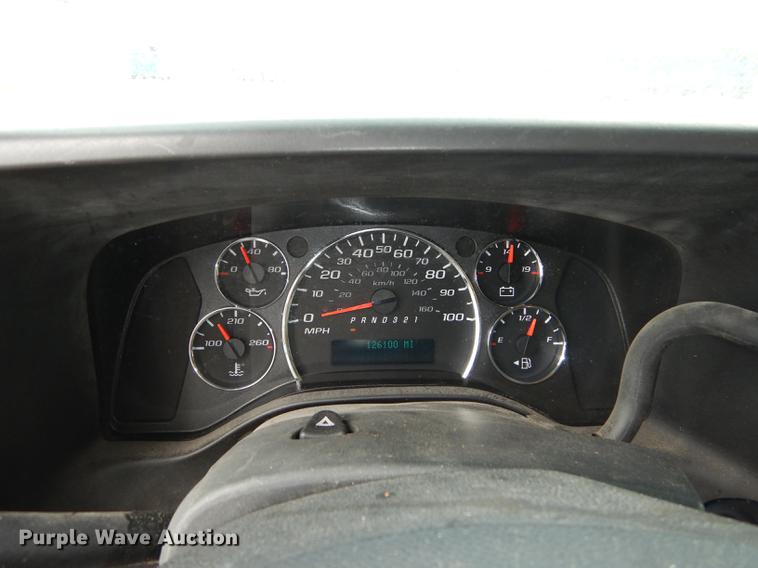 image for item DE1703 2008 Chevrolet Express 3500 Cargo box truck