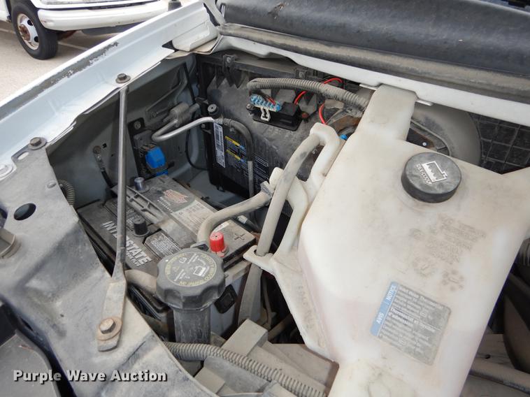 image for item DE1703 2008 Chevrolet Express 3500 Cargo box truck