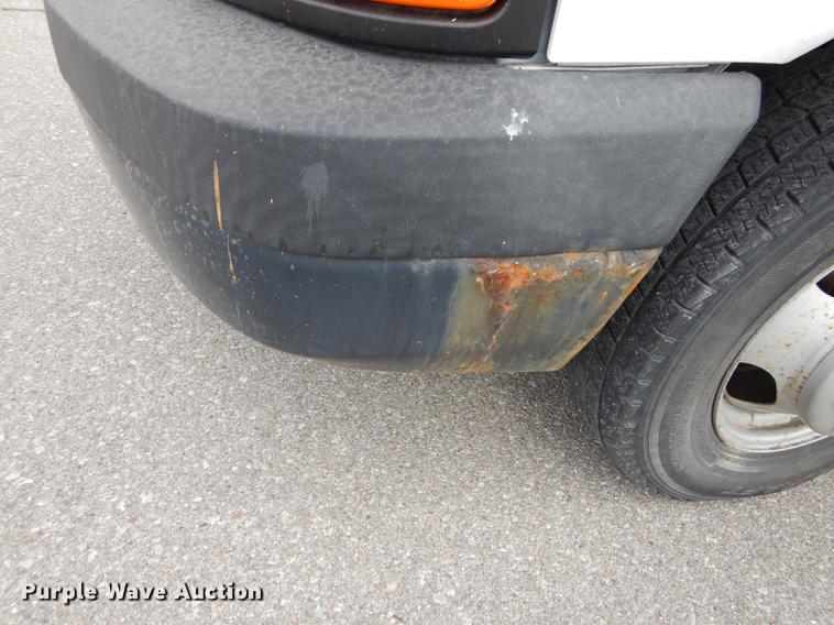 image for item DE1703 2008 Chevrolet Express 3500 Cargo box truck