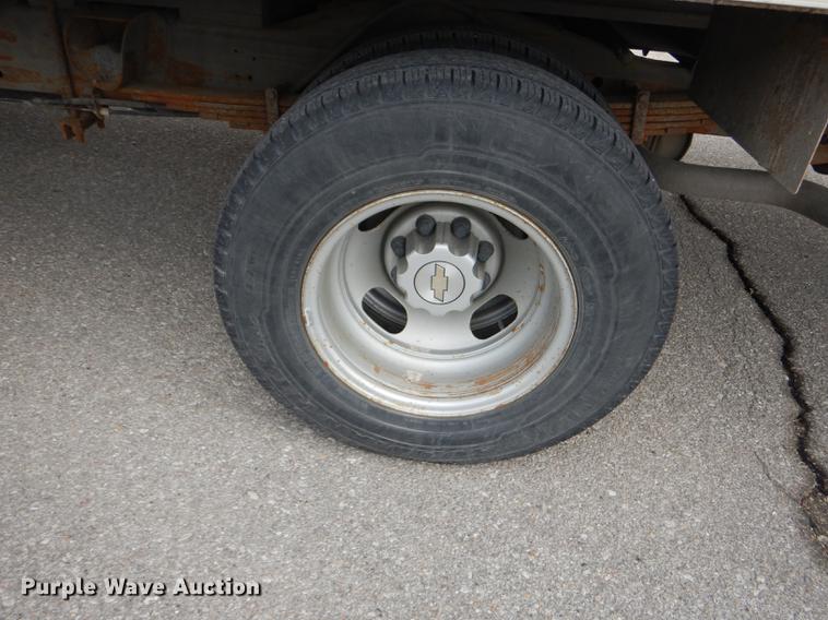 image for item DE1703 2008 Chevrolet Express 3500 Cargo box truck