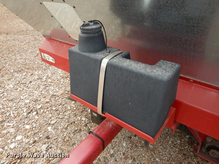 image for item DE1713 2012 Toro 2500 topdresser