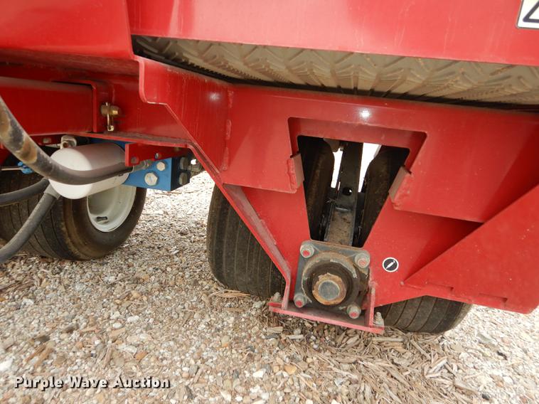 image for item DE1713 2012 Toro 2500 topdresser
