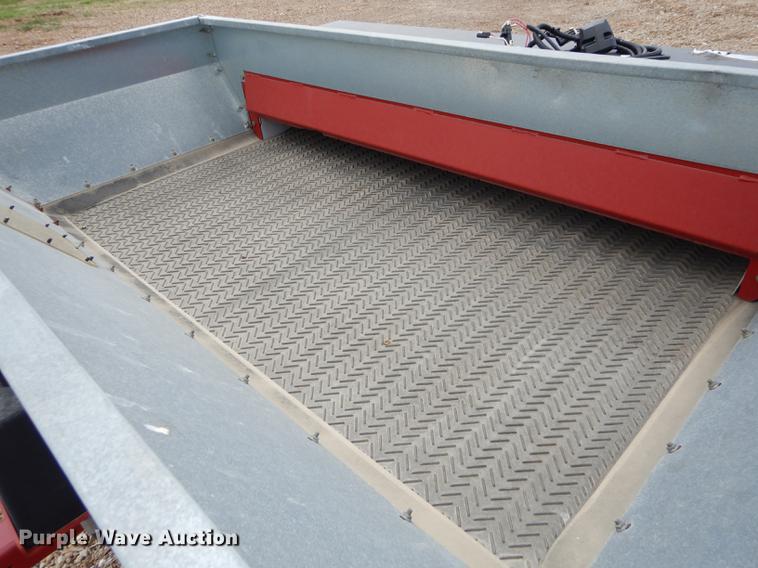 image for item DE1713 2012 Toro 2500 topdresser