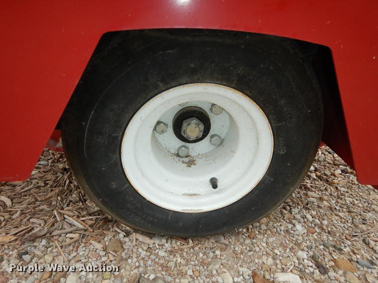 image for item DE1713 2012 Toro 2500 topdresser