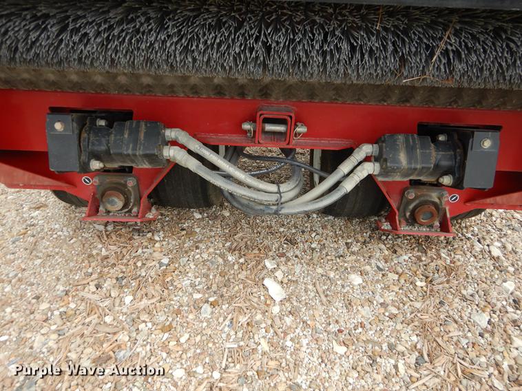 image for item DE1713 2012 Toro 2500 topdresser