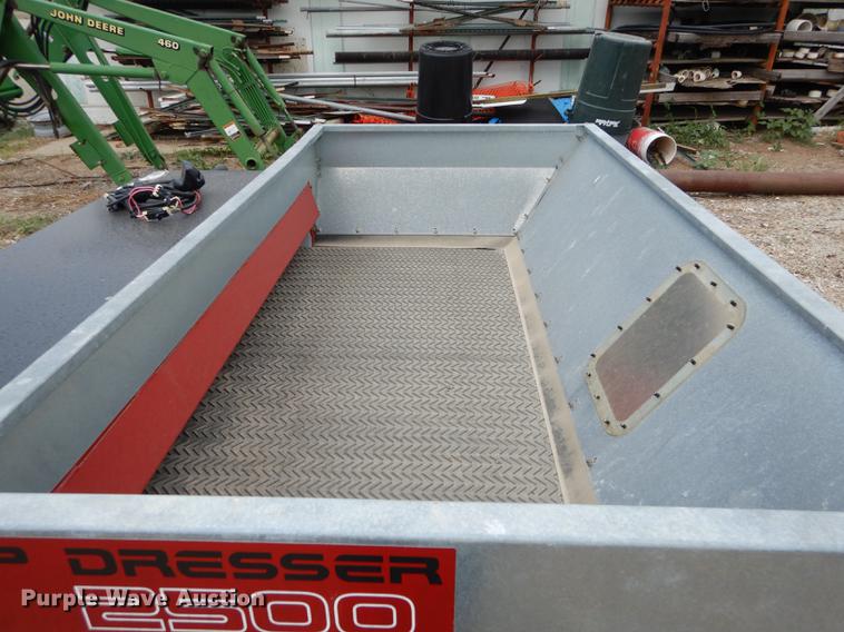 image for item DE1713 2012 Toro 2500 topdresser