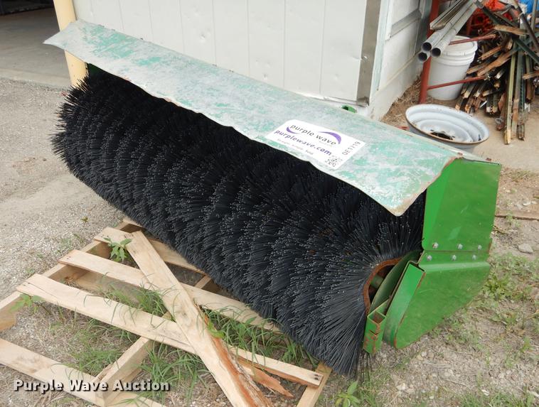 image for item DE1719 John Deere broom