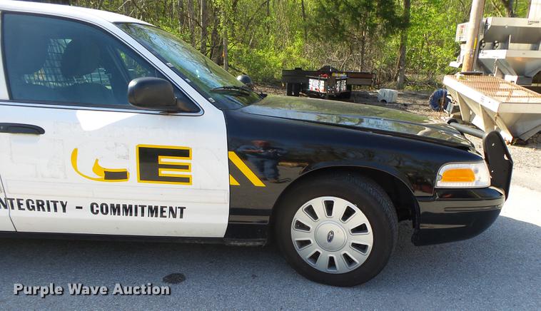 image for item DE3641 2011 Ford Crown Victoria Police Interceptor