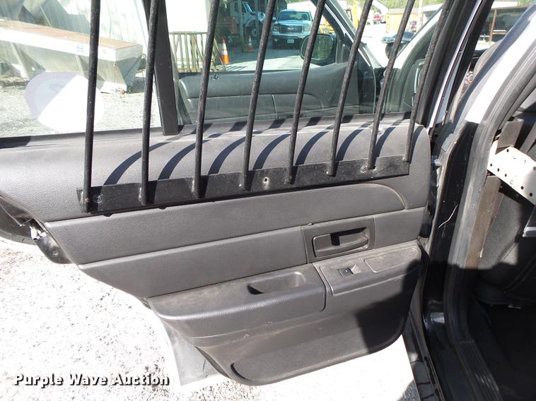 image for item DE3641 2011 Ford Crown Victoria Police Interceptor