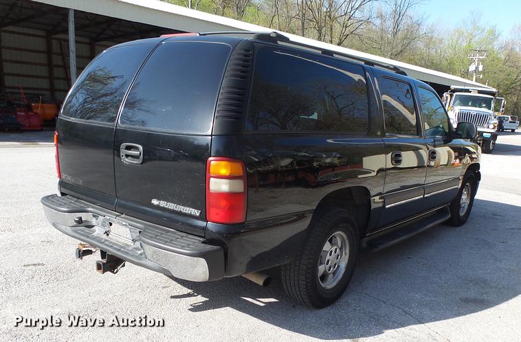 image for item DE3642 2002 Chevrolet Suburban 1500 SUV
