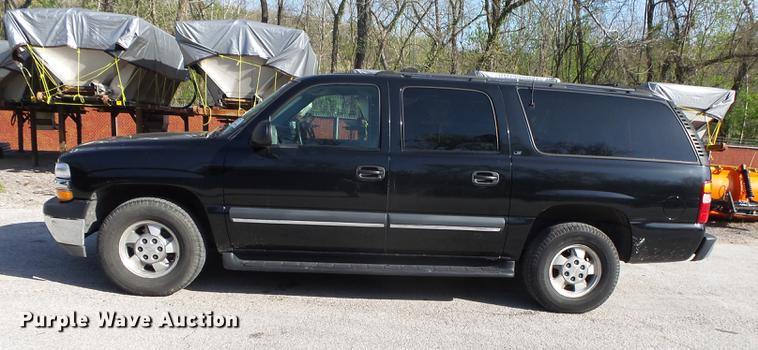 image for item DE3642 2002 Chevrolet Suburban 1500 SUV