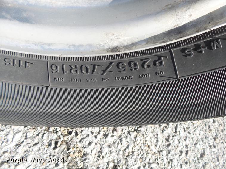 image for item DE3642 2002 Chevrolet Suburban 1500 SUV