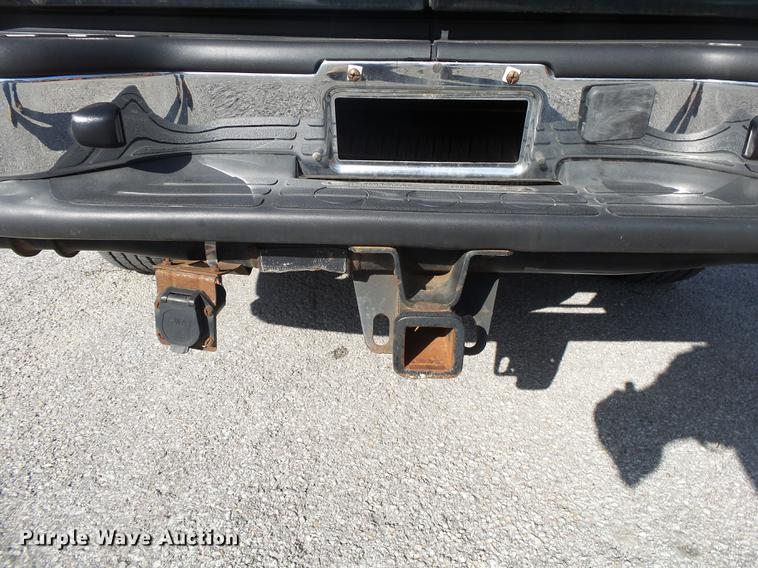 image for item DE3642 2002 Chevrolet Suburban 1500 SUV