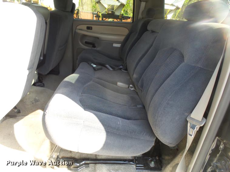 image for item DE3642 2002 Chevrolet Suburban 1500 SUV