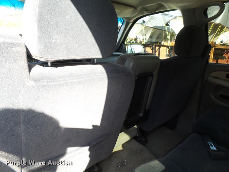 image for item DE3642 2002 Chevrolet Suburban 1500 SUV