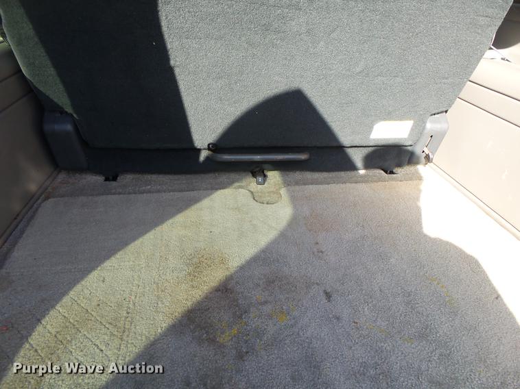 image for item DE3642 2002 Chevrolet Suburban 1500 SUV