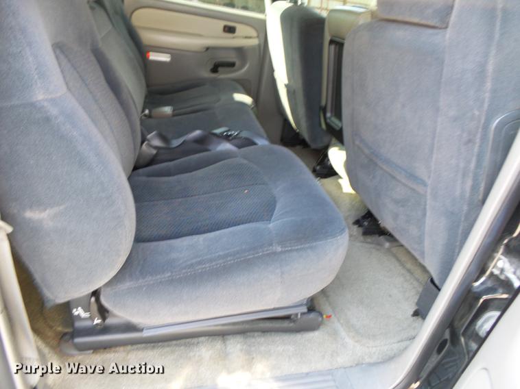 image for item DE3642 2002 Chevrolet Suburban 1500 SUV