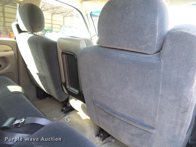 image for item DE3642 2002 Chevrolet Suburban 1500 SUV