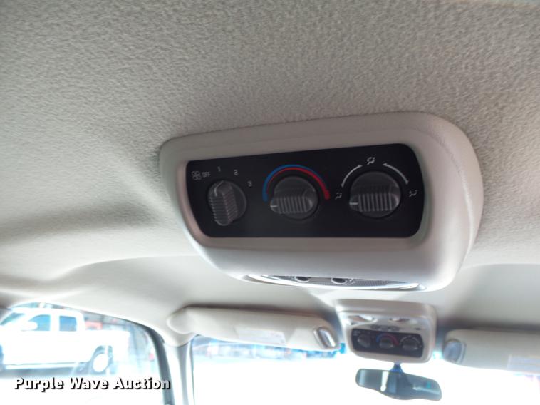 image for item DE3642 2002 Chevrolet Suburban 1500 SUV