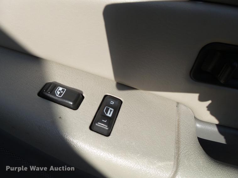 image for item DE3642 2002 Chevrolet Suburban 1500 SUV