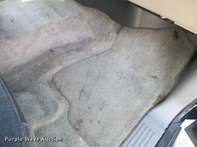 image for item DE3642 2002 Chevrolet Suburban 1500 SUV