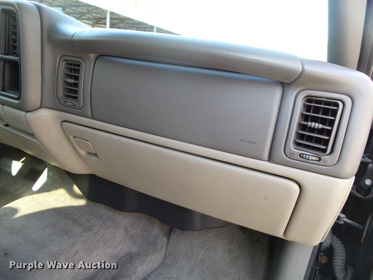 image for item DE3642 2002 Chevrolet Suburban 1500 SUV