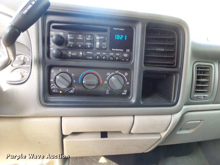 image for item DE3642 2002 Chevrolet Suburban 1500 SUV