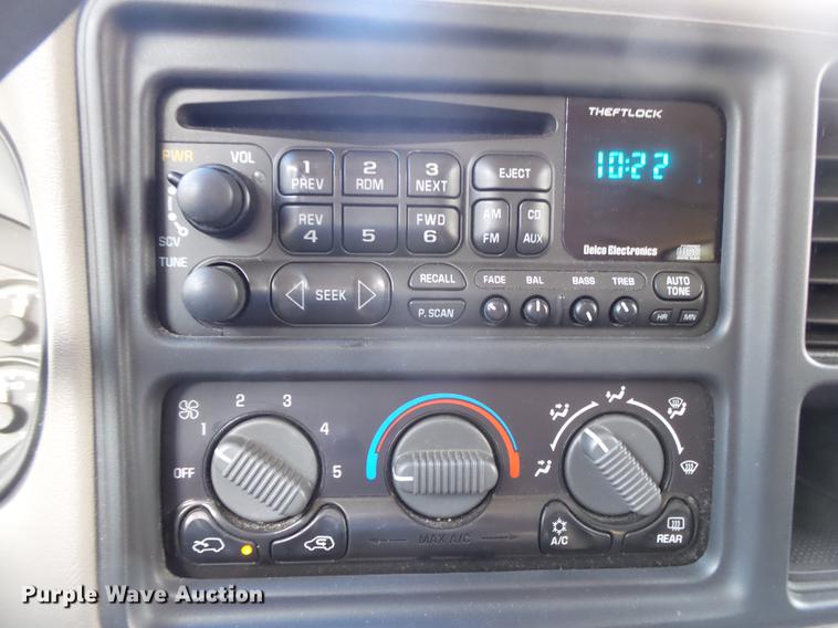 image for item DE3642 2002 Chevrolet Suburban 1500 SUV