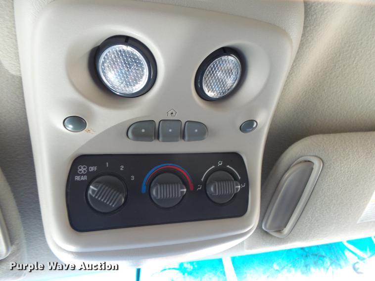 image for item DE3642 2002 Chevrolet Suburban 1500 SUV