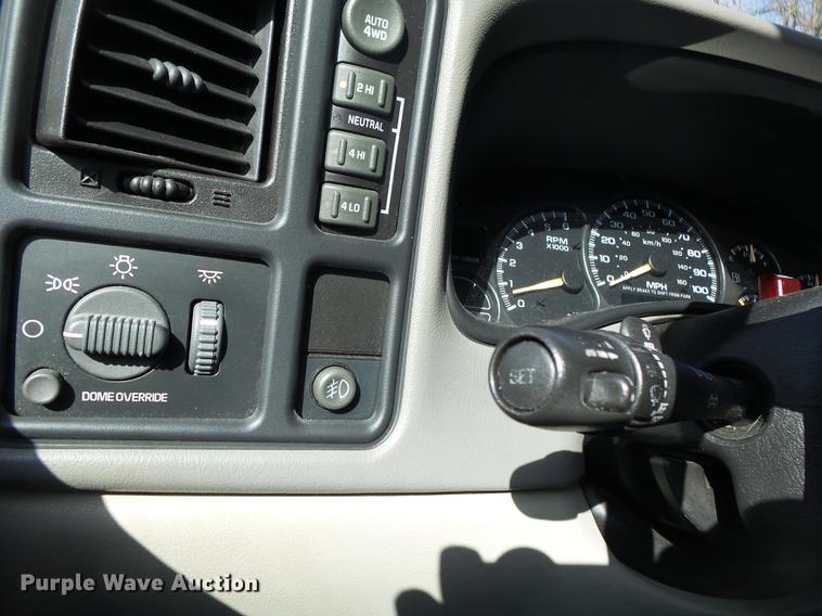 image for item DE3642 2002 Chevrolet Suburban 1500 SUV