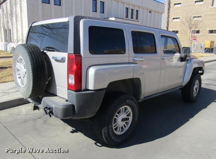 image for item DE6702 2006 Hummer H3 SUV