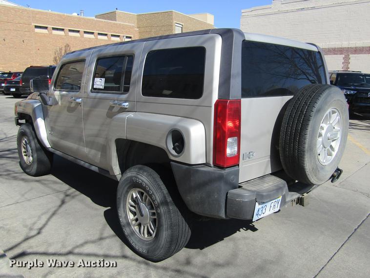 image for item DE6702 2006 Hummer H3 SUV