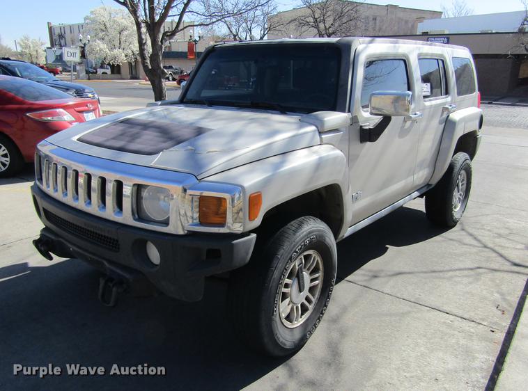 image for item DE6702 2006 Hummer H3 SUV