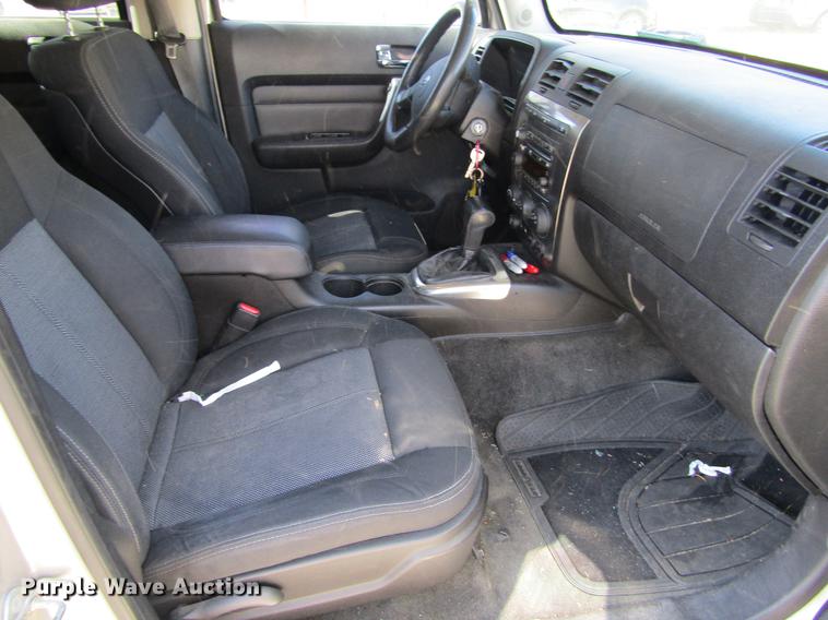 image for item DE6702 2006 Hummer H3 SUV