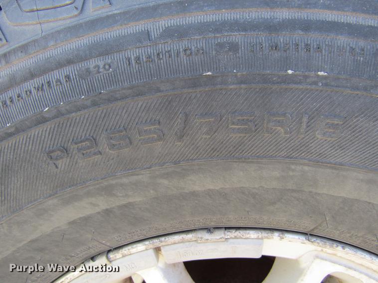 image for item DE6702 2006 Hummer H3 SUV