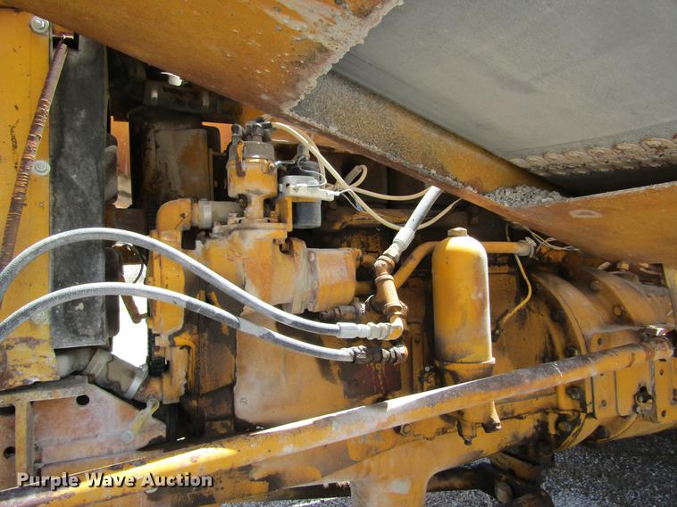 image for item DE6776 1955 Minneapolis Moline U chip spreader