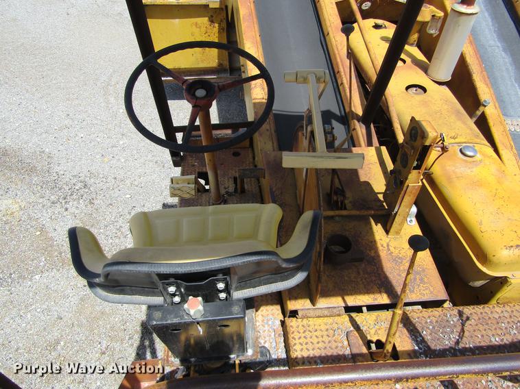 image for item DE6776 1955 Minneapolis Moline U chip spreader