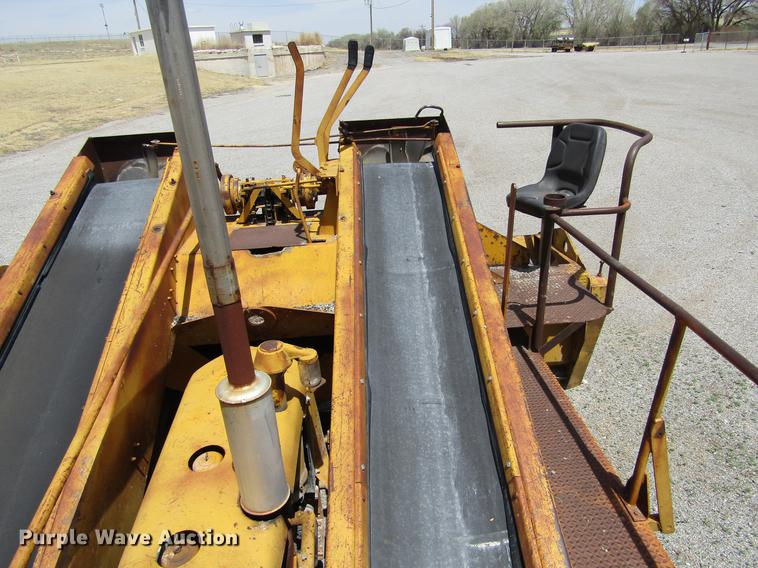 image for item DE6776 1955 Minneapolis Moline U chip spreader