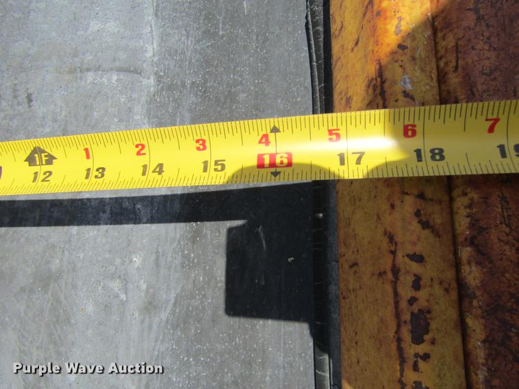 image for item DE6776 1955 Minneapolis Moline U chip spreader