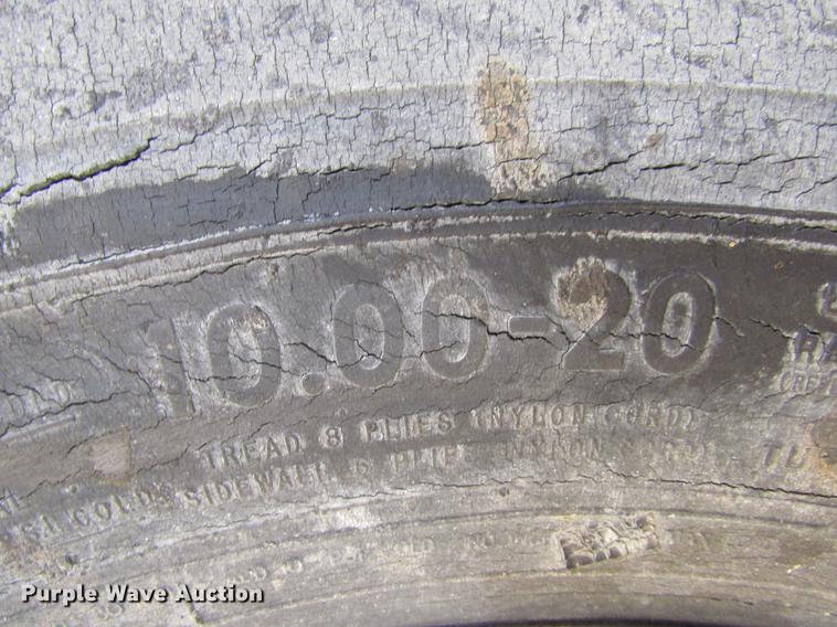 image for item DE6776 1955 Minneapolis Moline U chip spreader