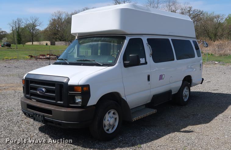 image for item DF3675 2009 Ford E350 Super Duty Extended van