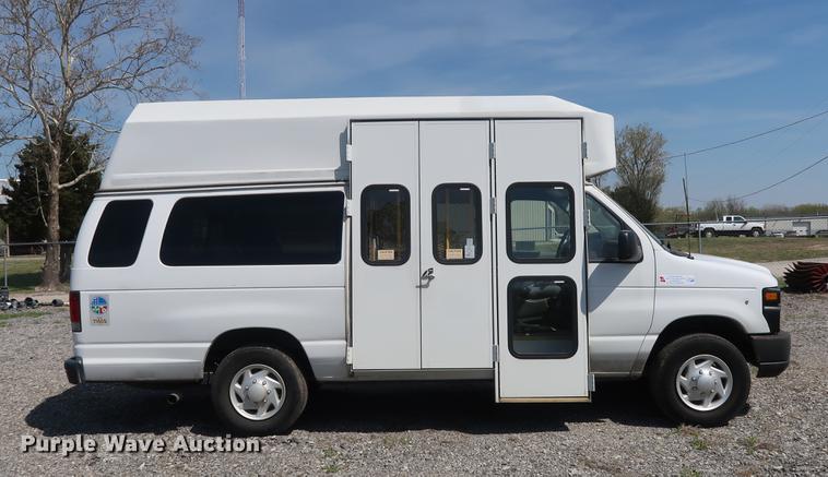 image for item DF3675 2009 Ford E350 Super Duty Extended van