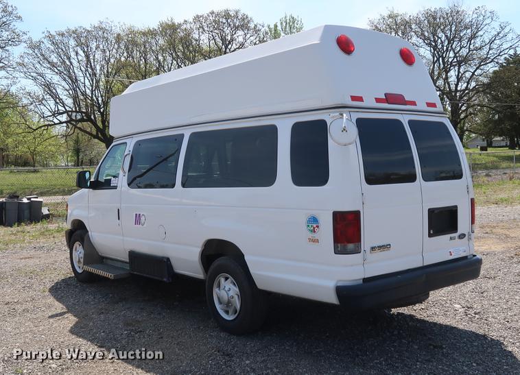 image for item DF3675 2009 Ford E350 Super Duty Extended van