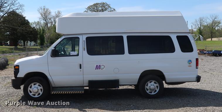 image for item DF3675 2009 Ford E350 Super Duty Extended van