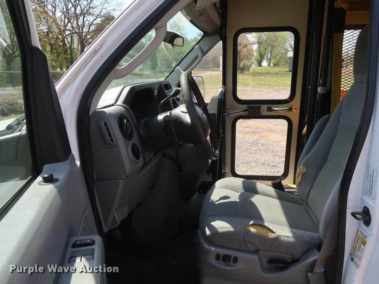 image for item DF3675 2009 Ford E350 Super Duty Extended van