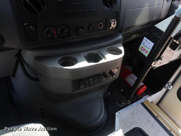 image for item DF3675 2009 Ford E350 Super Duty Extended van