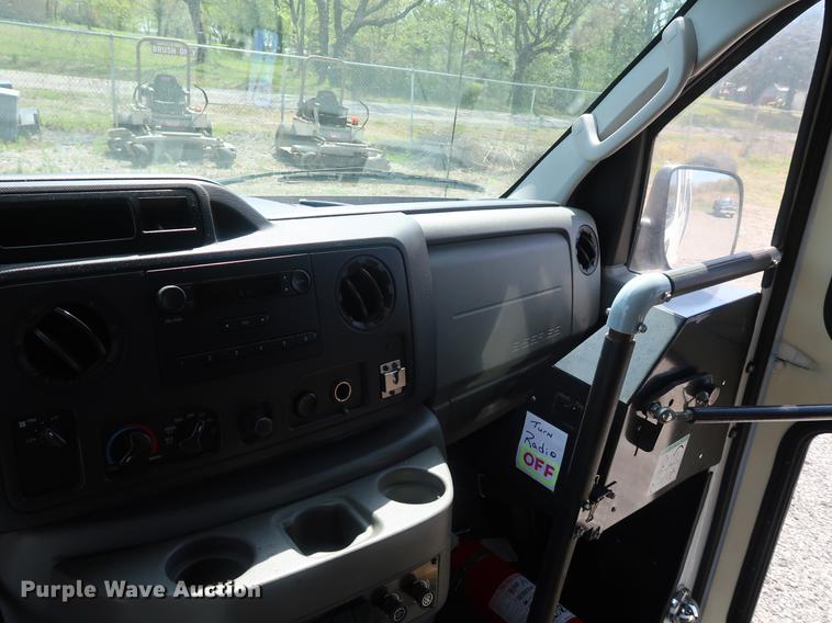 image for item DF3675 2009 Ford E350 Super Duty Extended van